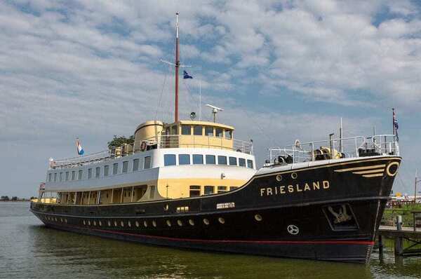 historische-veerboot-de-friesland