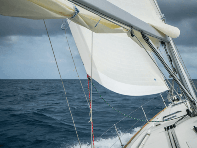 zeilboot-scheef